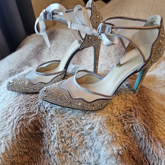 Betsey Johnson Womens Iris Embellished Stiletto Evening Heels 8 1/2. - Picture 7 of 8